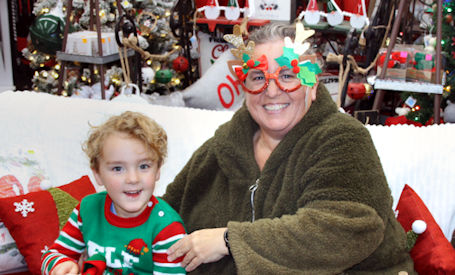 ​Kincardine Home Hardware welcomes crowd for Christmas Shopping Night