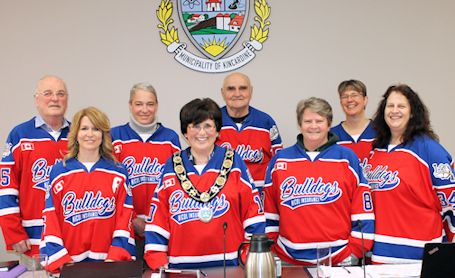 Kincardine council dons hockey jerseys in support of Humboldt community