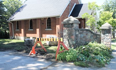 Vehicle takes out part of pillar at entrance to Kincardine Cemetery