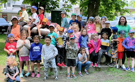 â€‹Kindergarten class spreads appreciation in downtown Kincardine