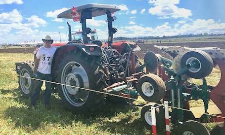 Tom Evans named grassland silver-medal winner at world plowing championships in Kenya