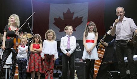 MacMaster, Leahy and family open Kincardine Scottish Festival with a bang