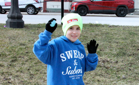 ​Crowd braves chilly morning to take in Ripley Easter Egg Hunt
