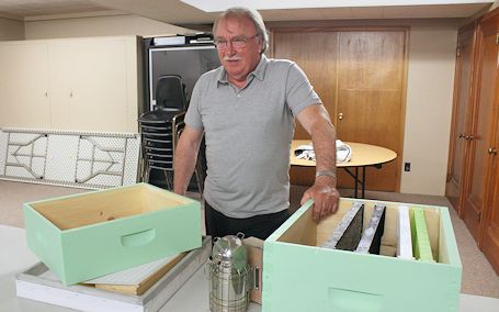 Huron Fringe Field Naturalists learn about beekeeping from local apiarist