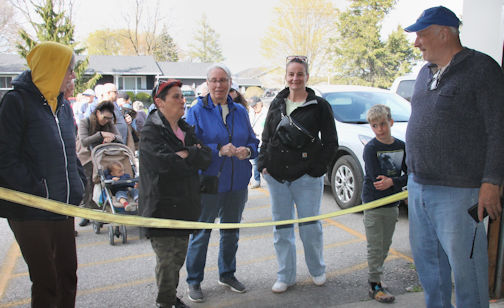 ​Crowd scoops up treasures and bargains at Tiverton Lions Garage Sale