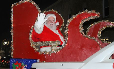 Crowd braves the cold for Ripley Christmas Celebration, Sunday night